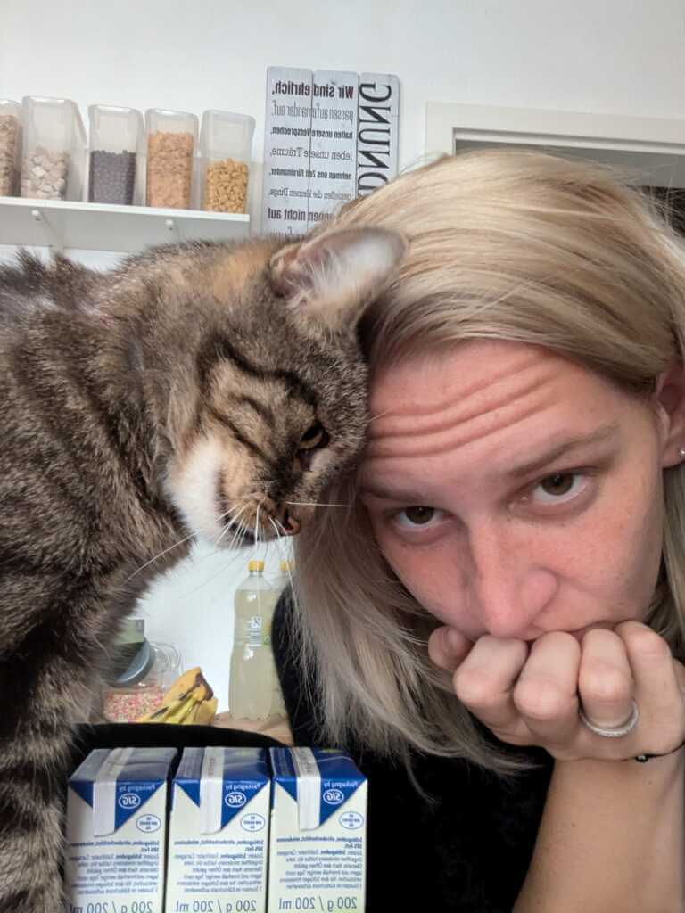 Karina mit Katze